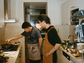 许岑和秦延庆的炒菜教程